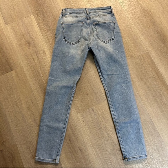 Zara Woman Slim Fit - Skinny Leg - Mid-Rise Jeans - Picture 8 of 13